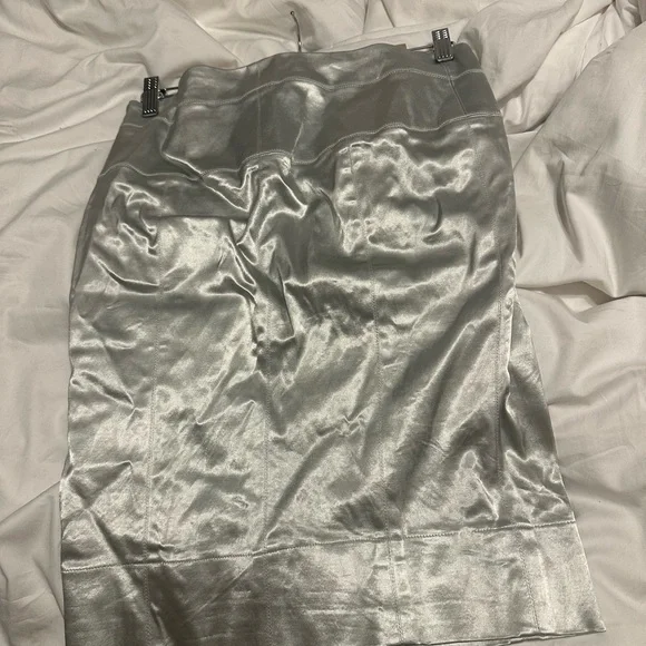 👽🌪️ Silver FENDI midi pencil skirt ! - Picture 3 of 5